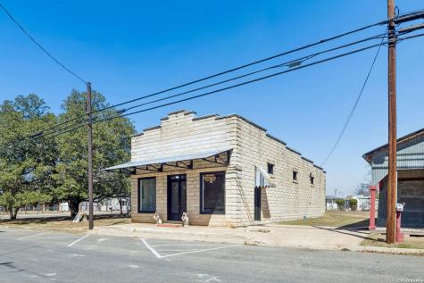 606 High Street Comfort TX 77318