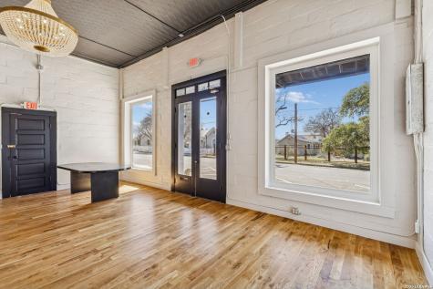 606 High Street Comfort TX 77318