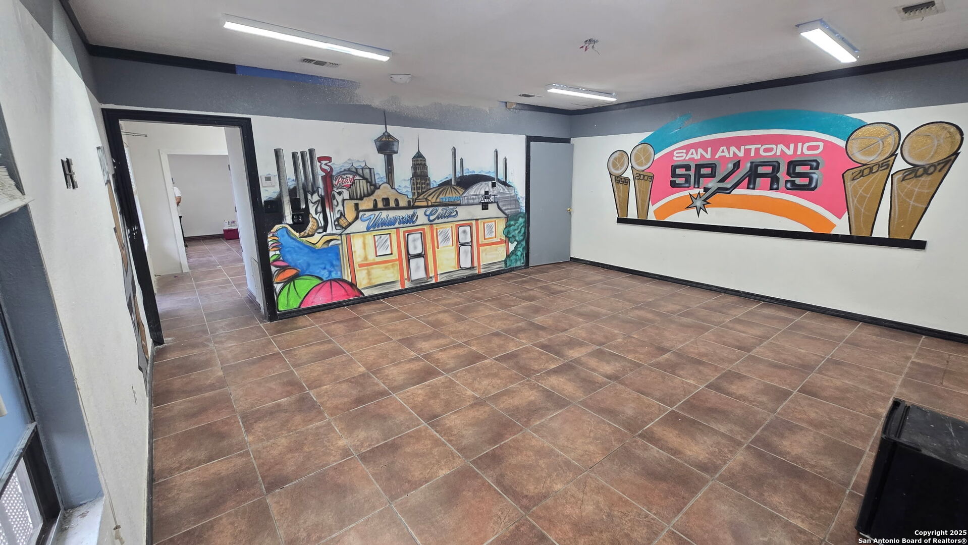 2903 E Houston San Antonio TX 78202