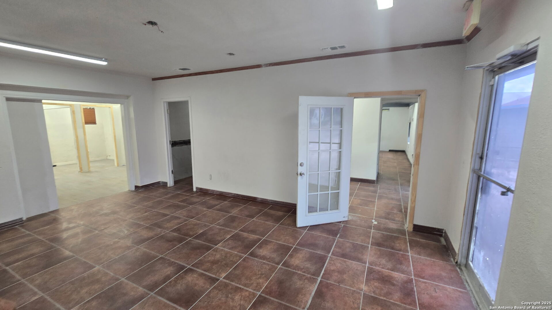 2903 E Houston San Antonio TX 78202