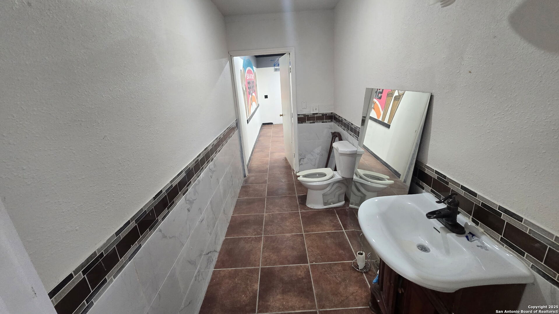 2903 E Houston San Antonio TX 78202