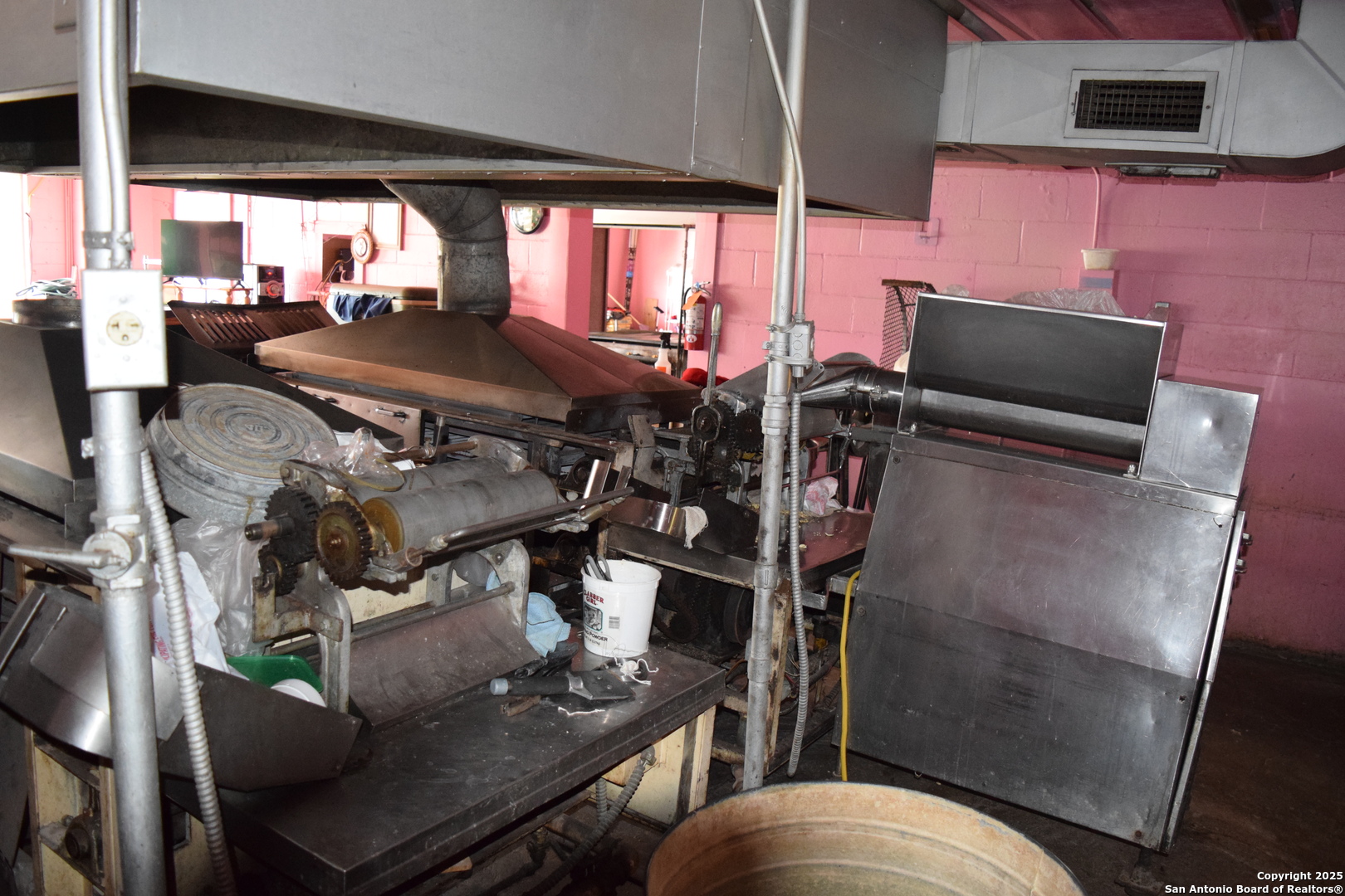 727 Historic Old Highway 90 San Antonio TX 78237