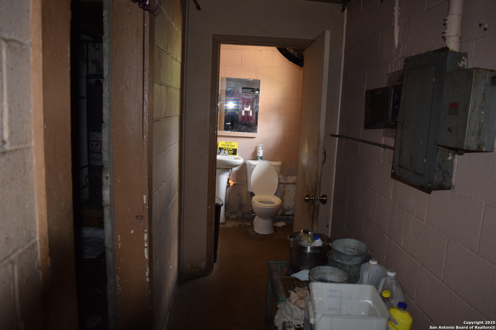 727 Historic Old Highway 90 San Antonio TX 78237