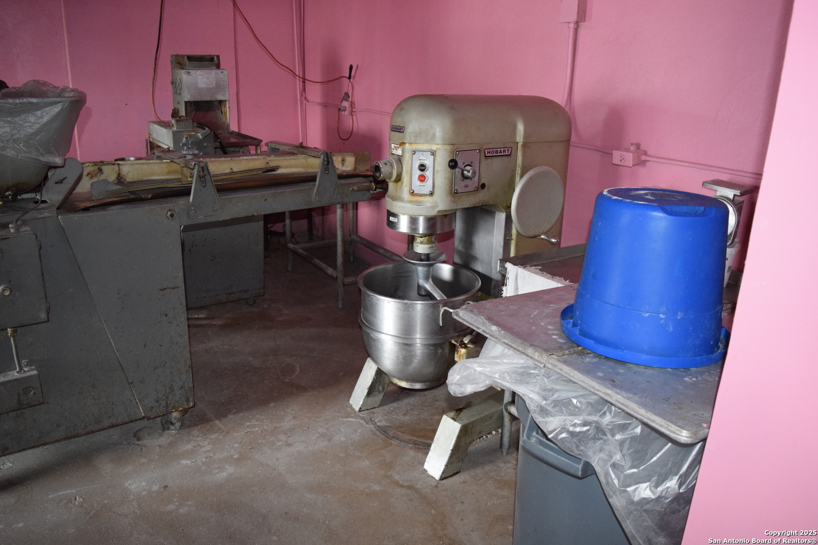 727 Historic Old Highway 90 San Antonio TX 78237