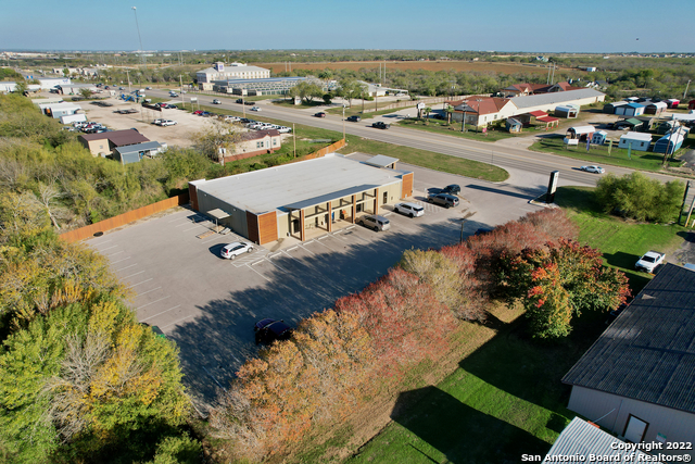 1753 Highway 97 E Jourdanton TX 78026