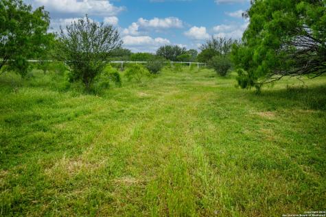 000 La Vernia Street Adkins TX 78101