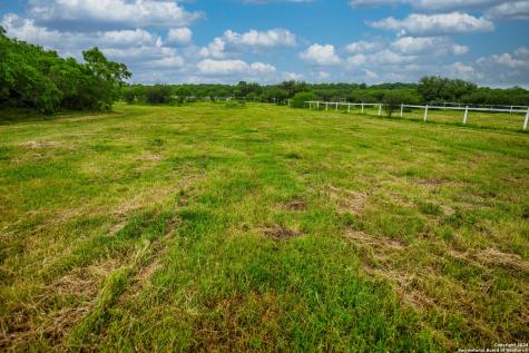 000 La Vernia Street Adkins TX 78101