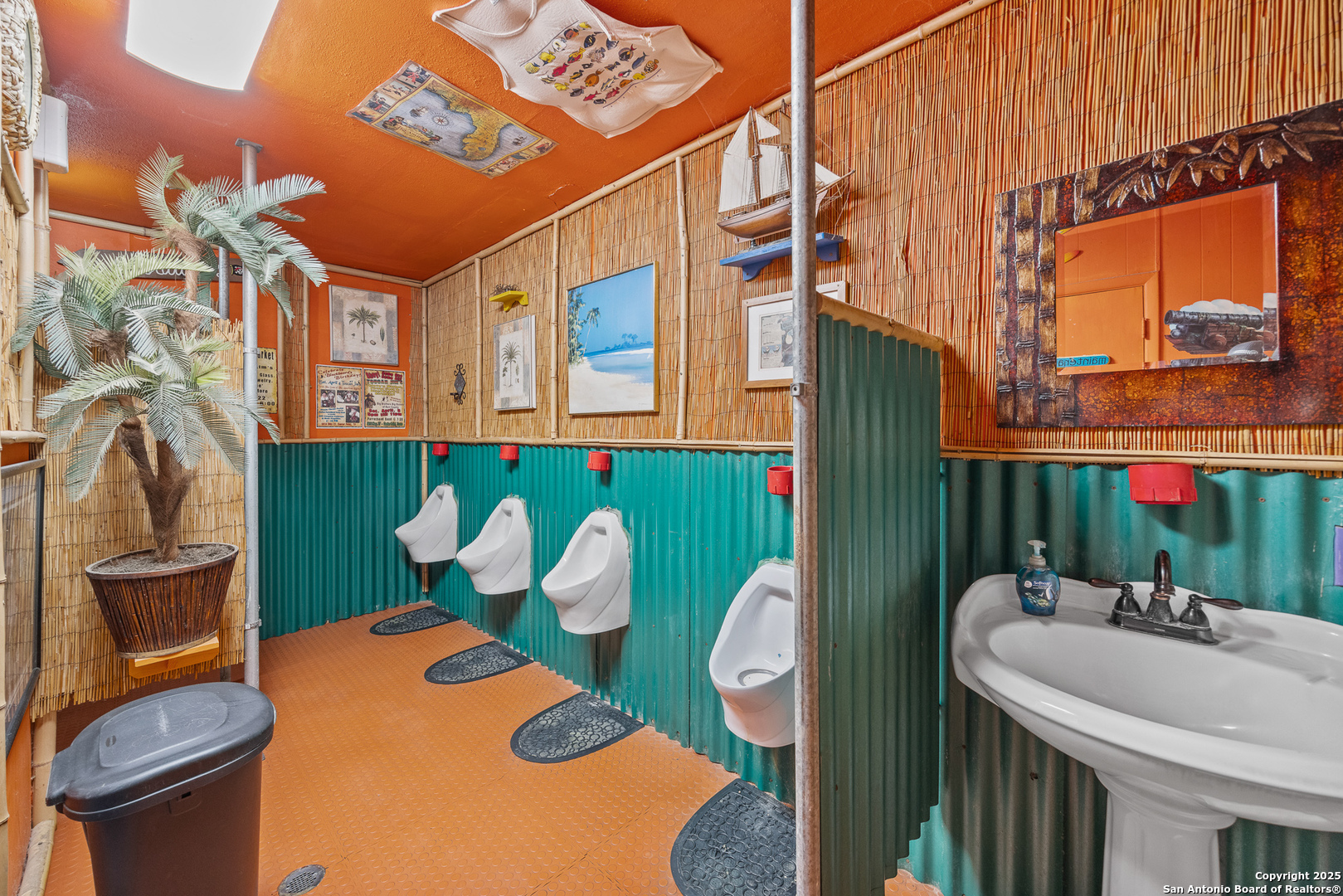 5820 Highway 27 Center Point TX 78010