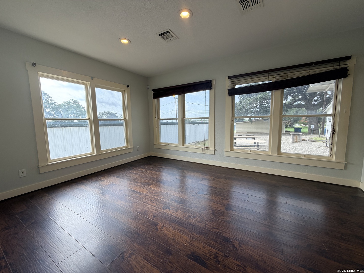 415 W Goodwin Street Pleasanton TX 78064