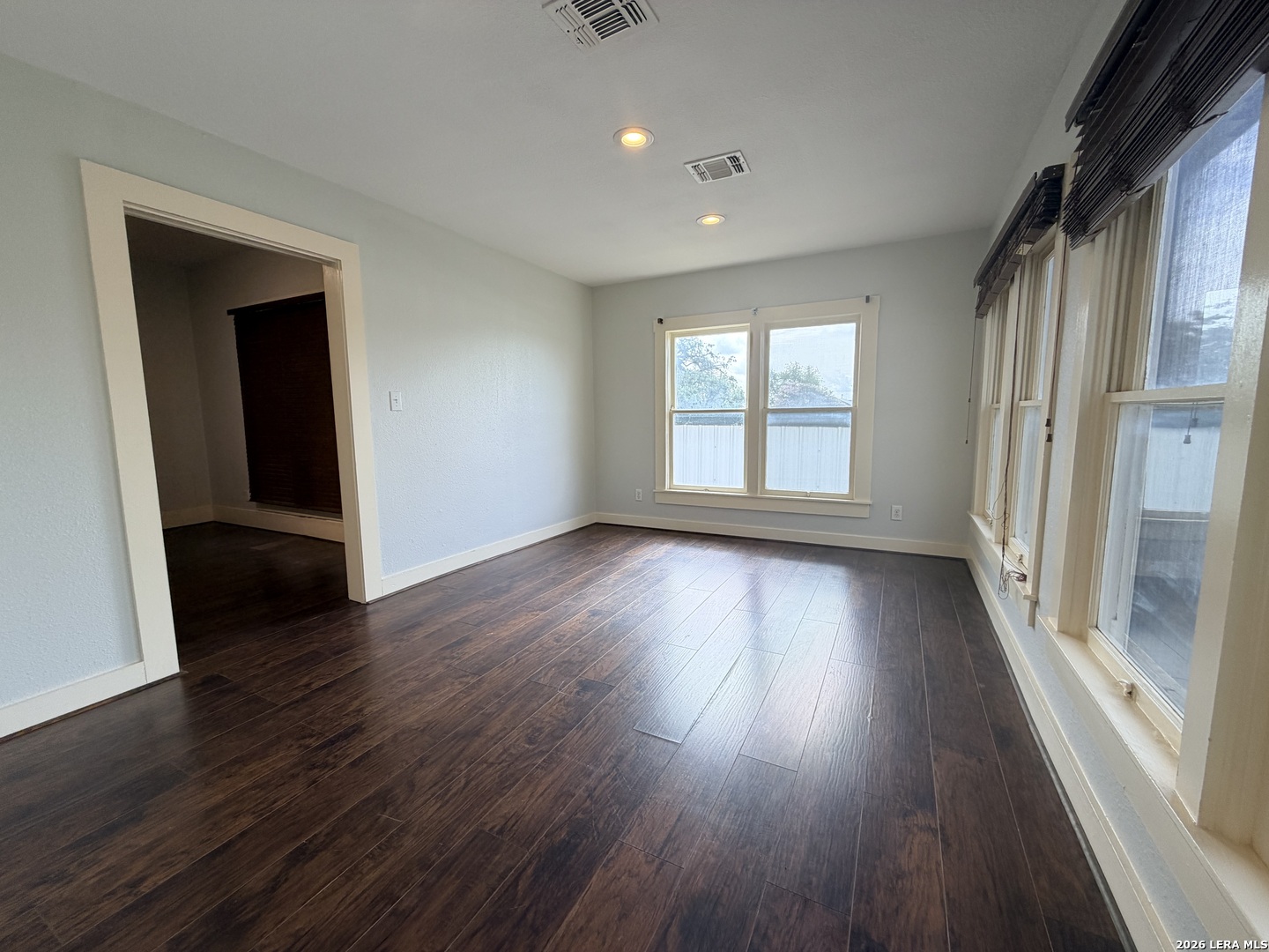 415 W Goodwin Street Pleasanton TX 78064