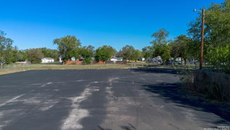 784 W Court Seguin TX 78155