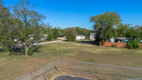 784 W Court Seguin TX 78155