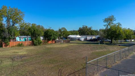 784 W Court Seguin TX 78155