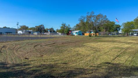 784 W Court Seguin TX 78155