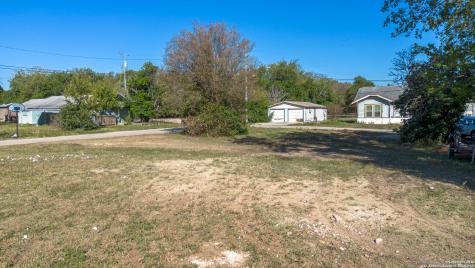 784 W Court Seguin TX 78155