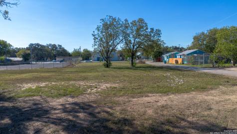 784 W Court Seguin TX 78155
