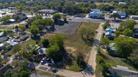 784 W Court Seguin TX 78155