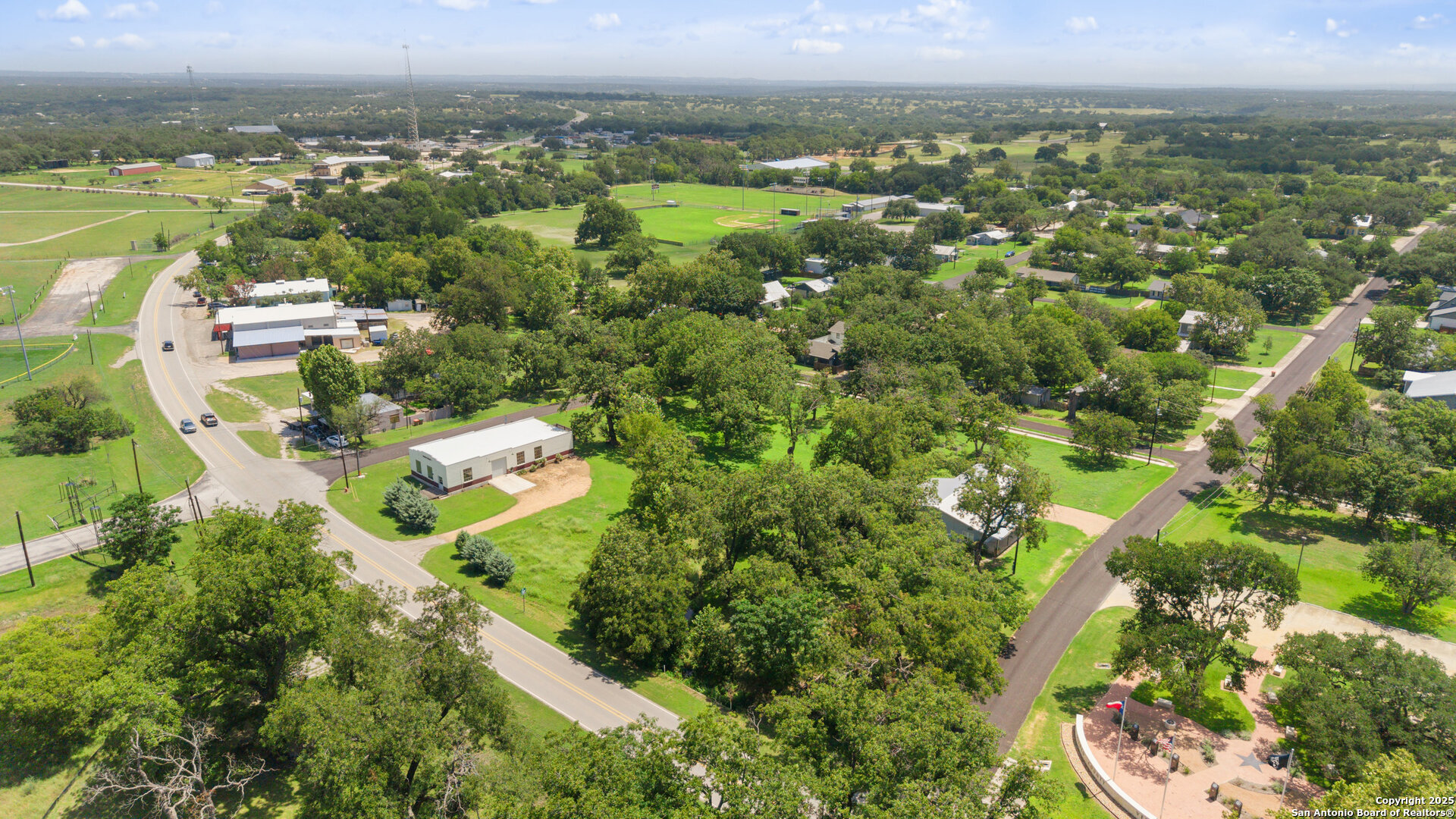 404 Nugent Johnson City TX 78636