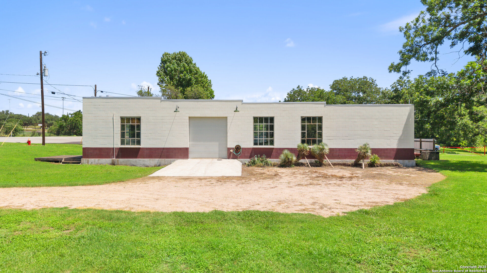 404 Nugent Johnson City TX 78636