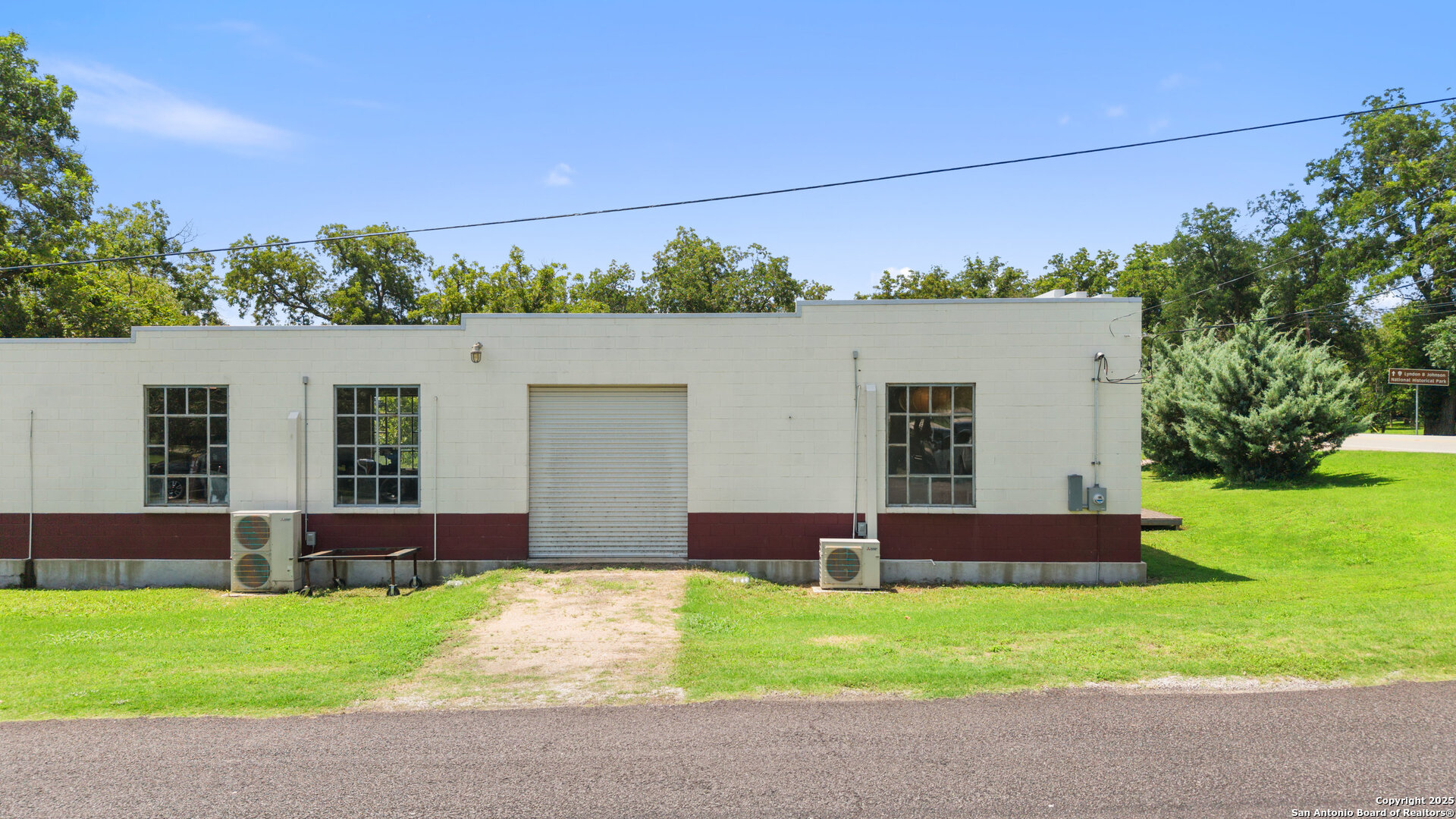 404 Nugent Johnson City TX 78636