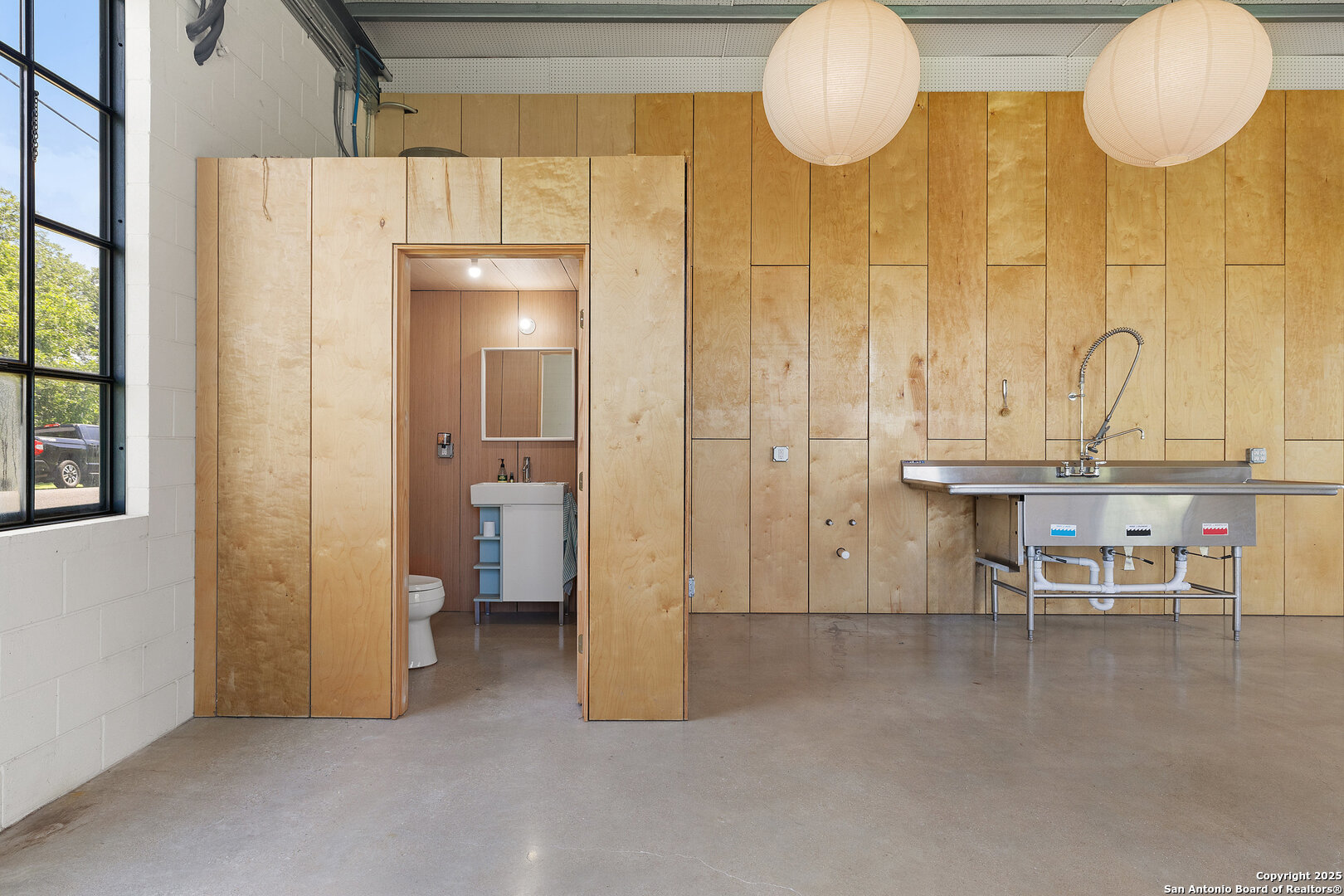 404 Nugent Johnson City TX 78636