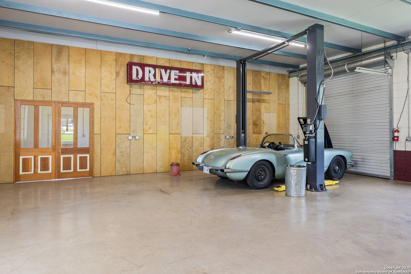 404 Nugent Johnson City TX 78636