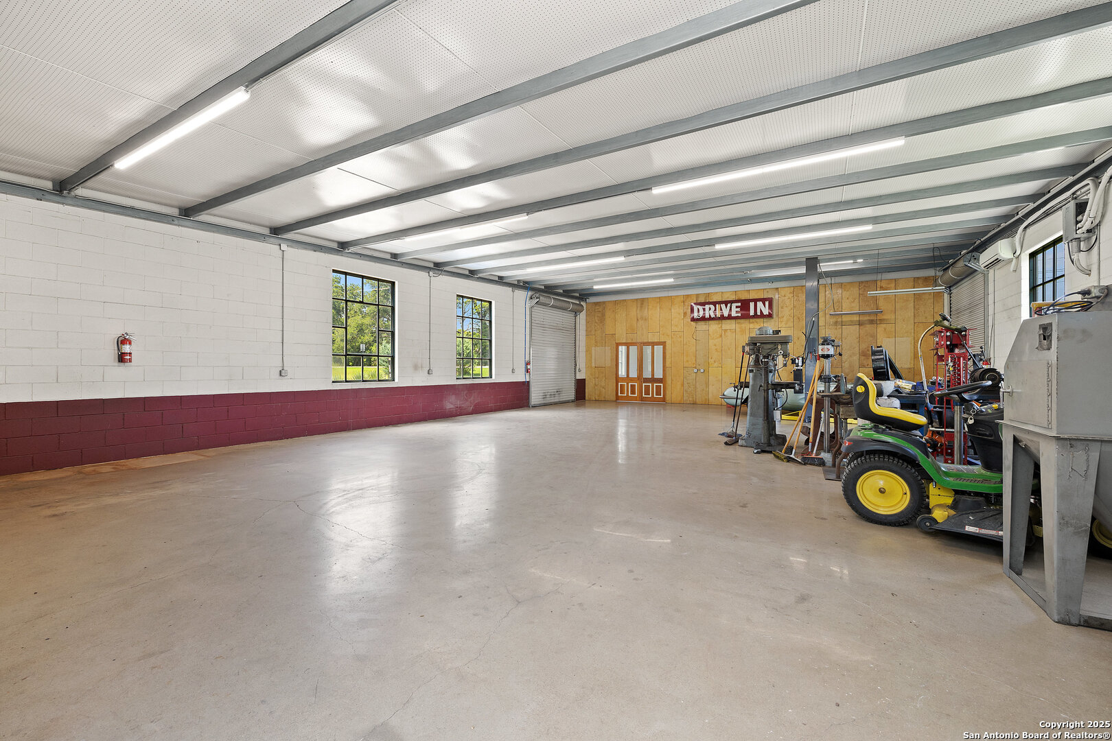 404 Nugent Johnson City TX 78636