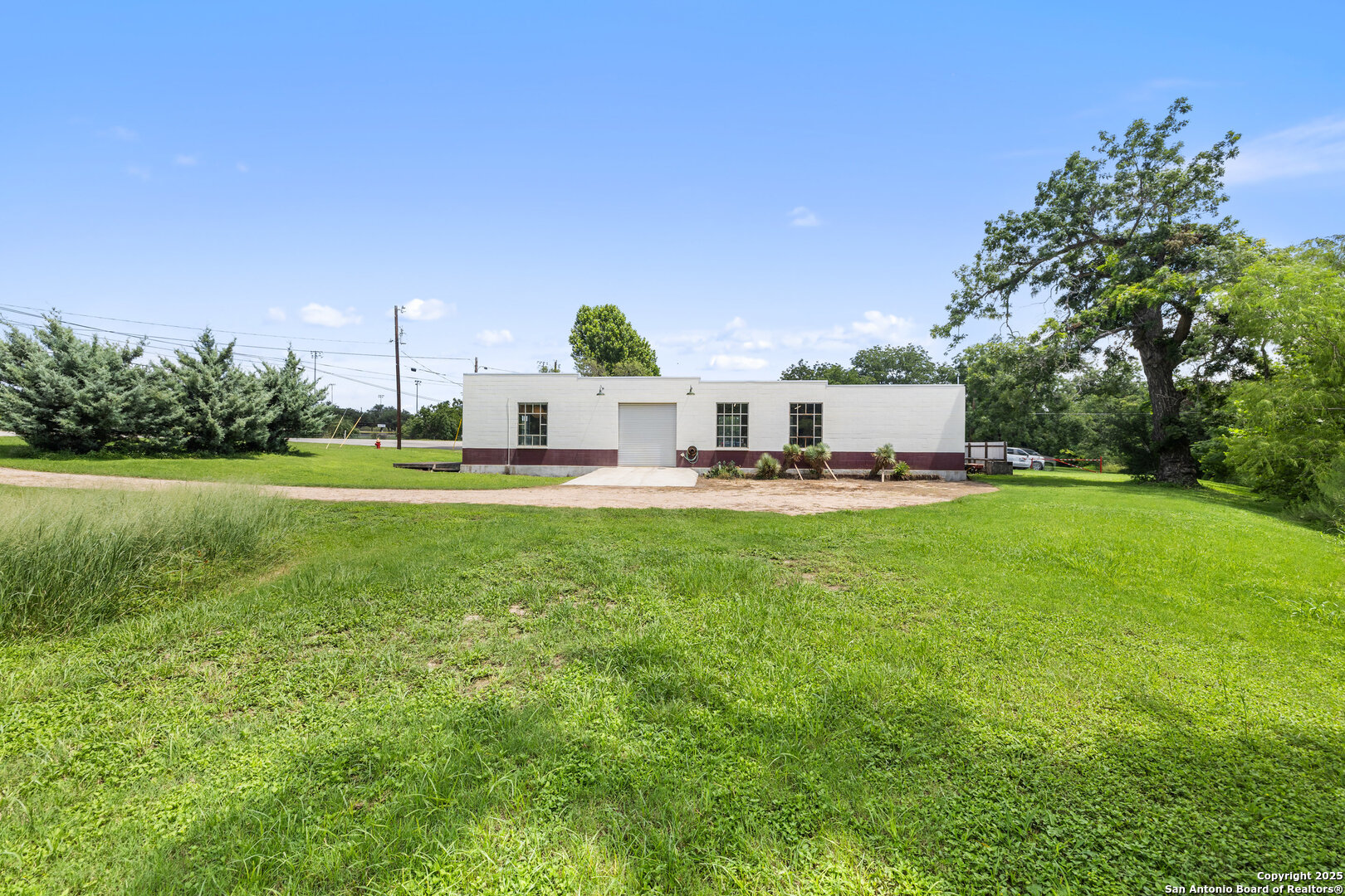 404 Nugent Johnson City TX 78636