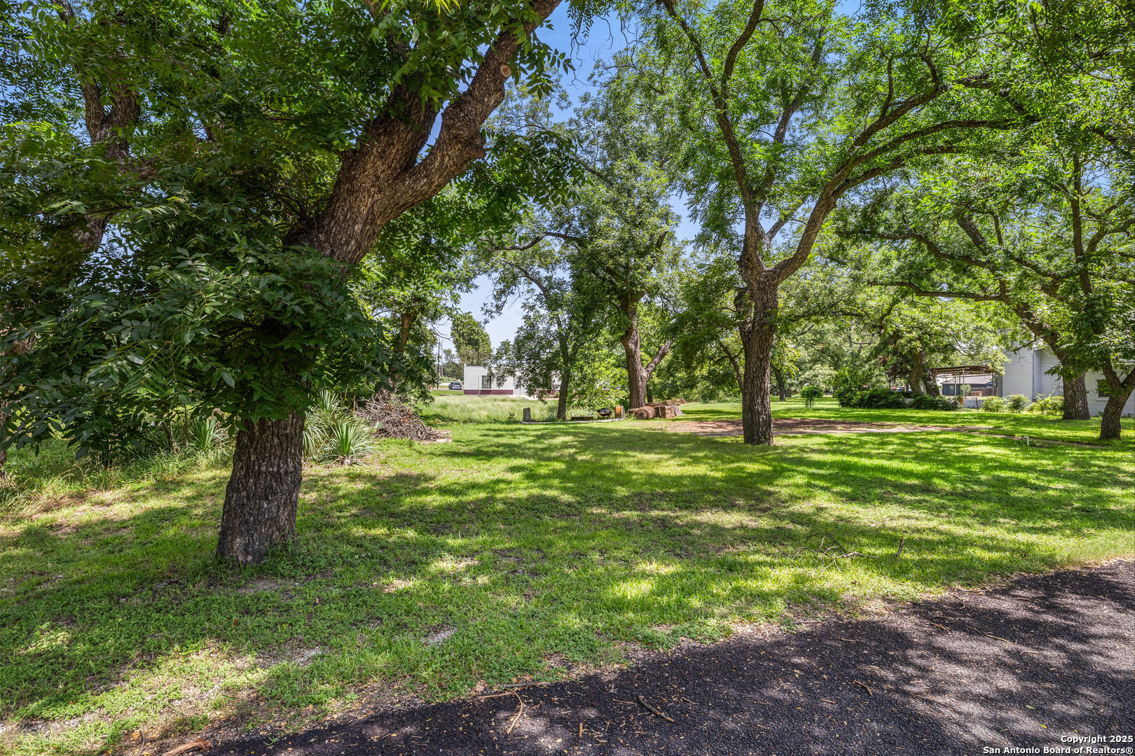 404 Nugent Johnson City TX 78636