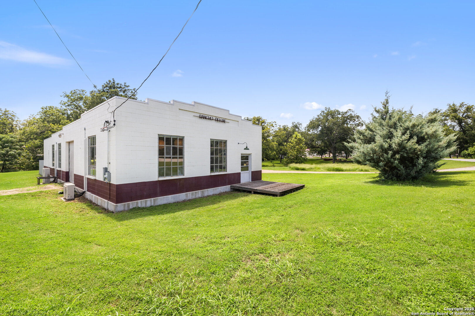 404 Nugent Johnson City TX 78636