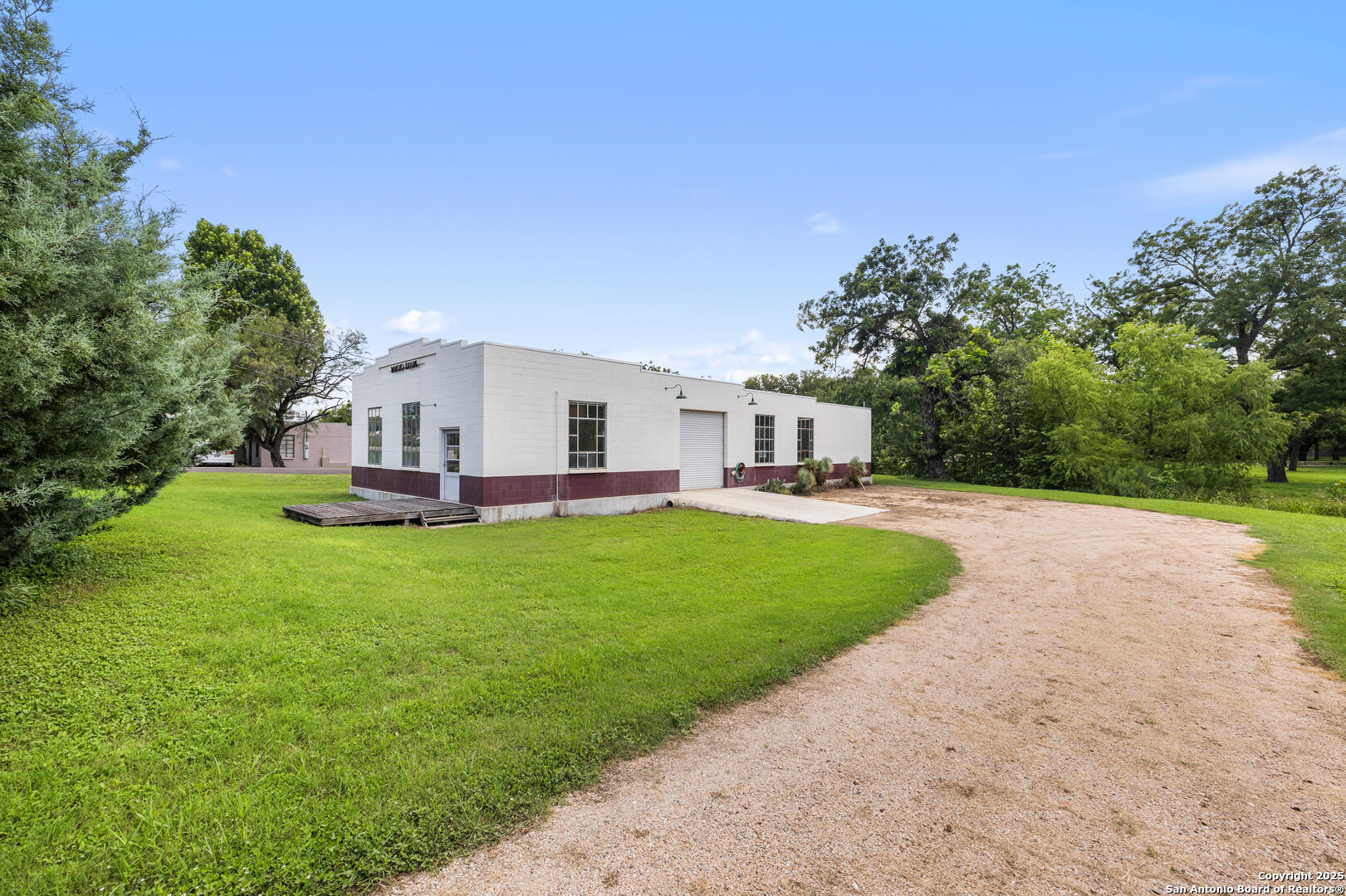 404 Nugent Johnson City TX 78636