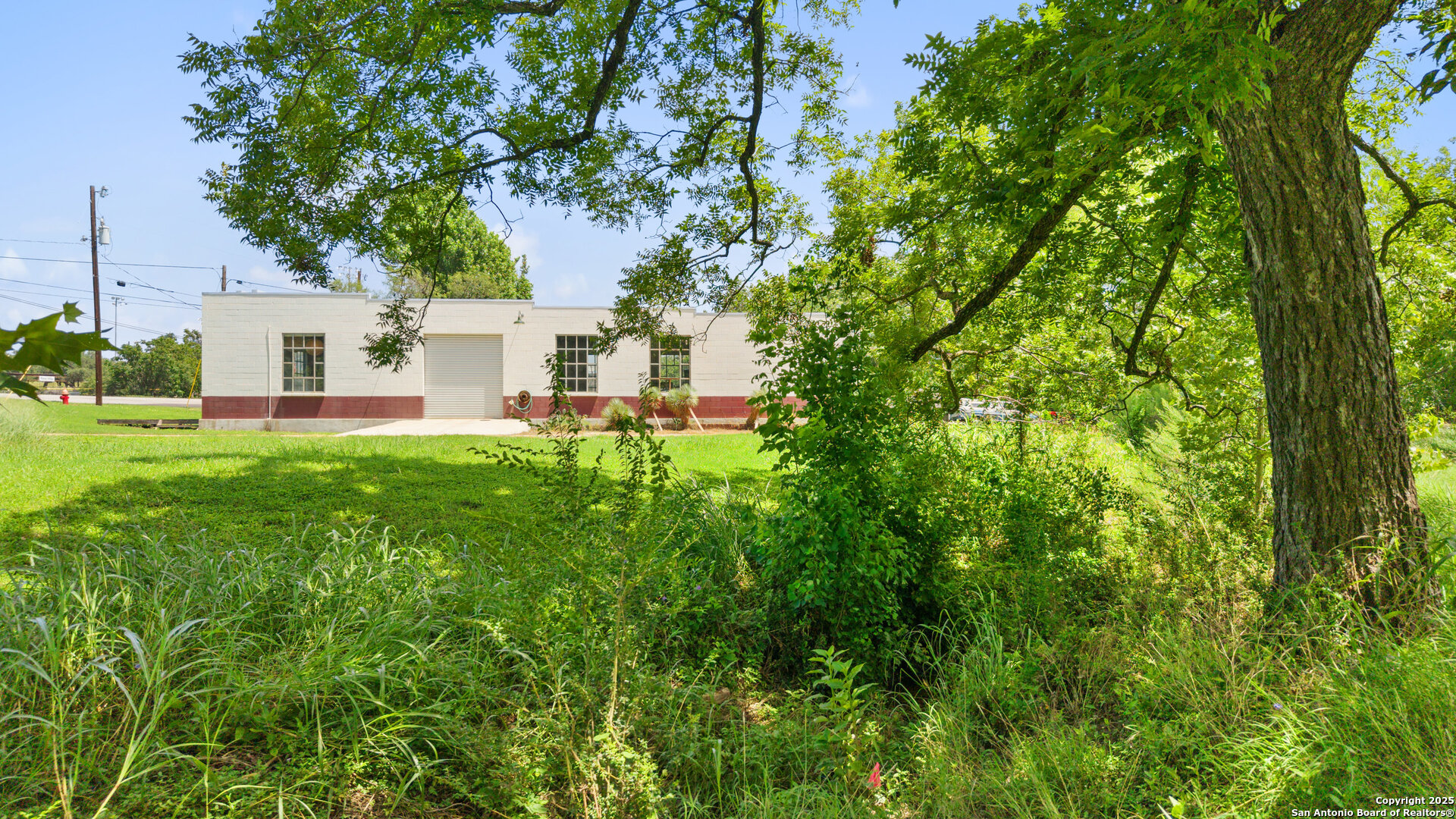 404 Nugent Johnson City TX 78636