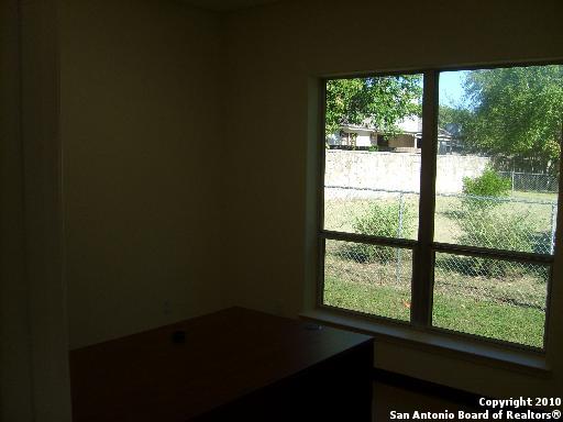 124 E Bandera Boerne TX 78006
