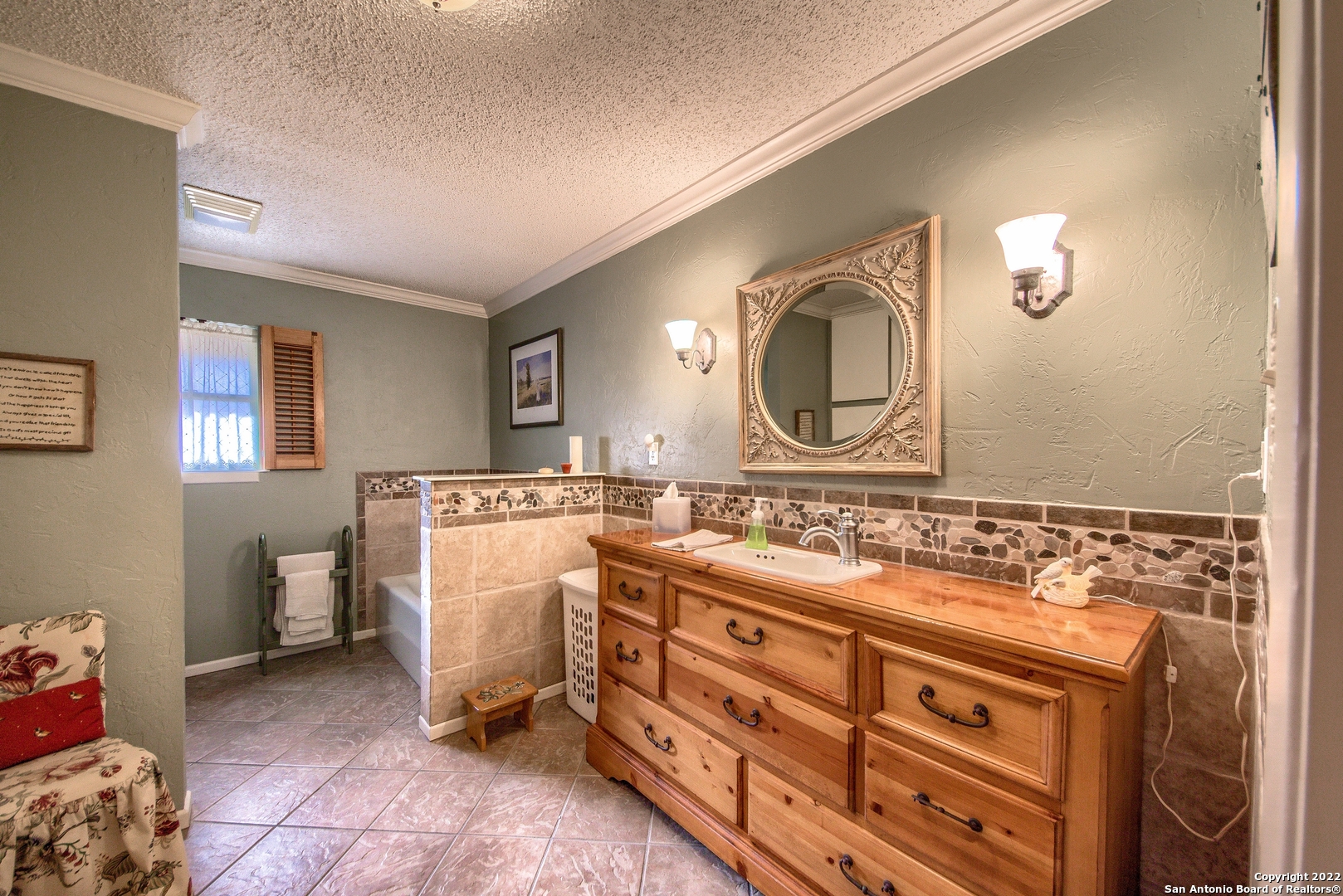 20070 State Highway 16 Helotes TX 78023