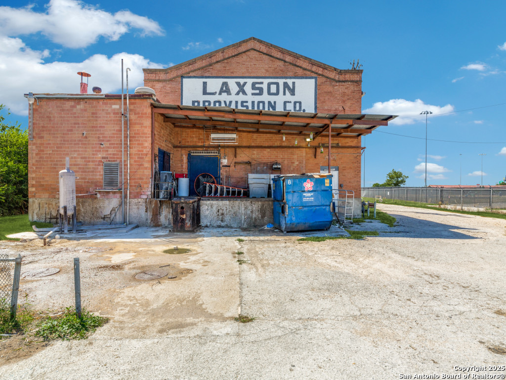 264 W Lachapelle San Antonio TX 78204