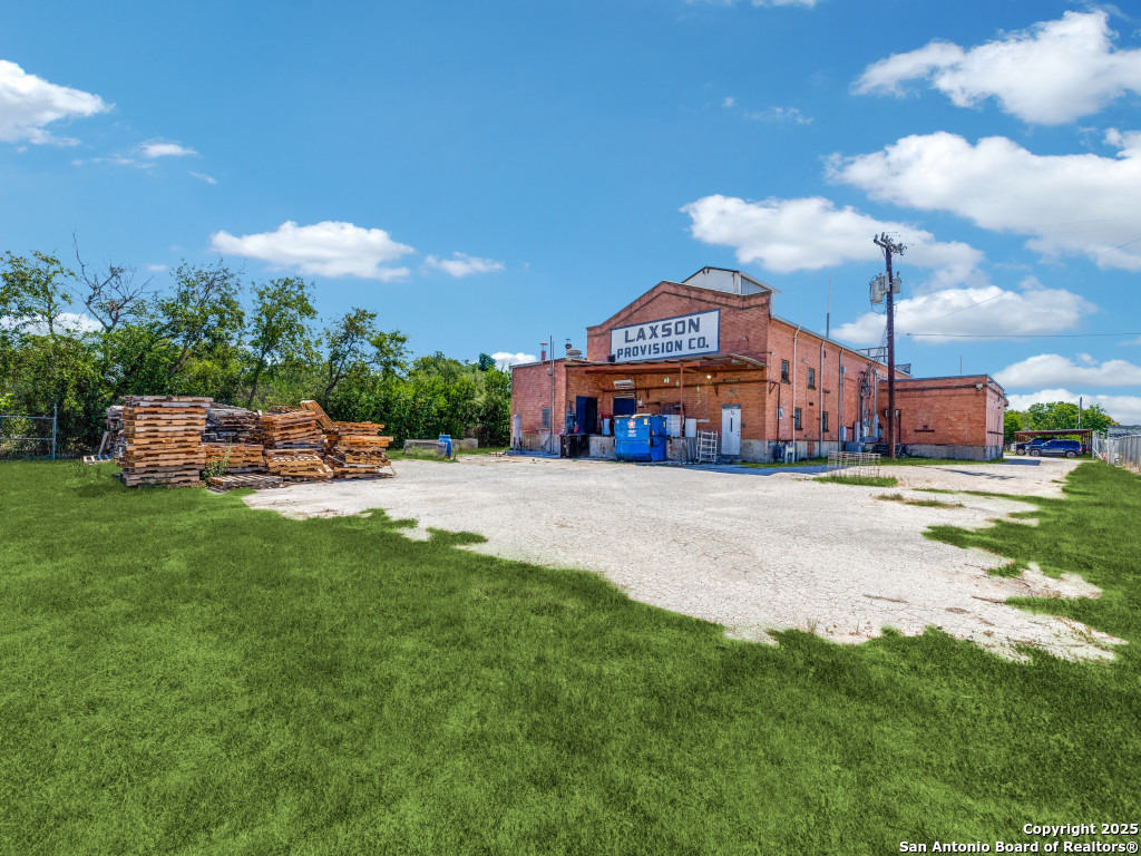 264 W Lachapelle San Antonio TX 78204