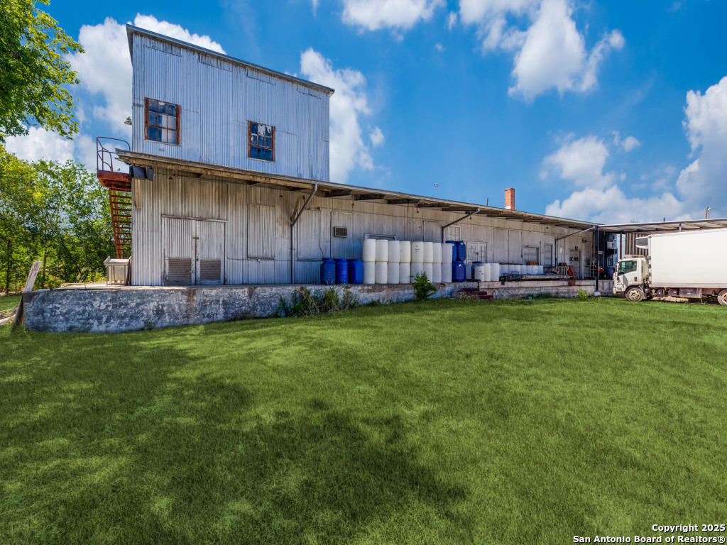 264 W Lachapelle San Antonio TX 78204