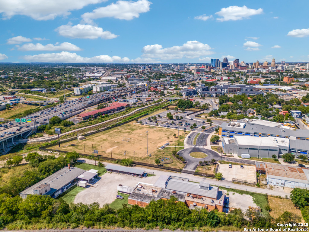 264 W Lachapelle San Antonio TX 78204