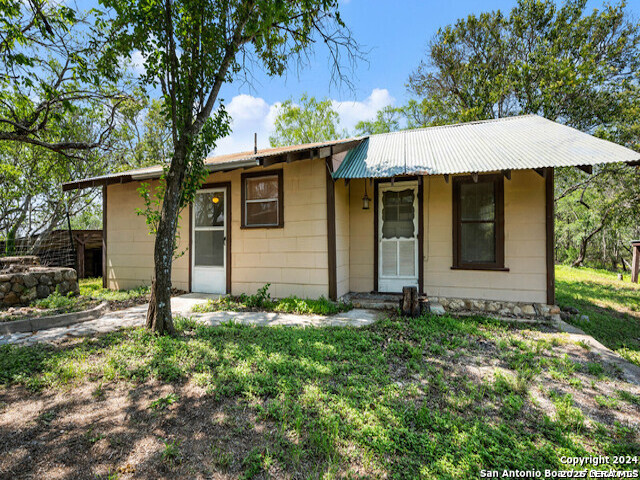 932 Toepperwein Road Converse TX 78109