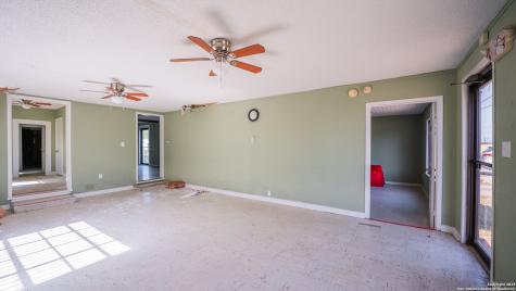 7036 Us Highway 87 China Grove TX 78263