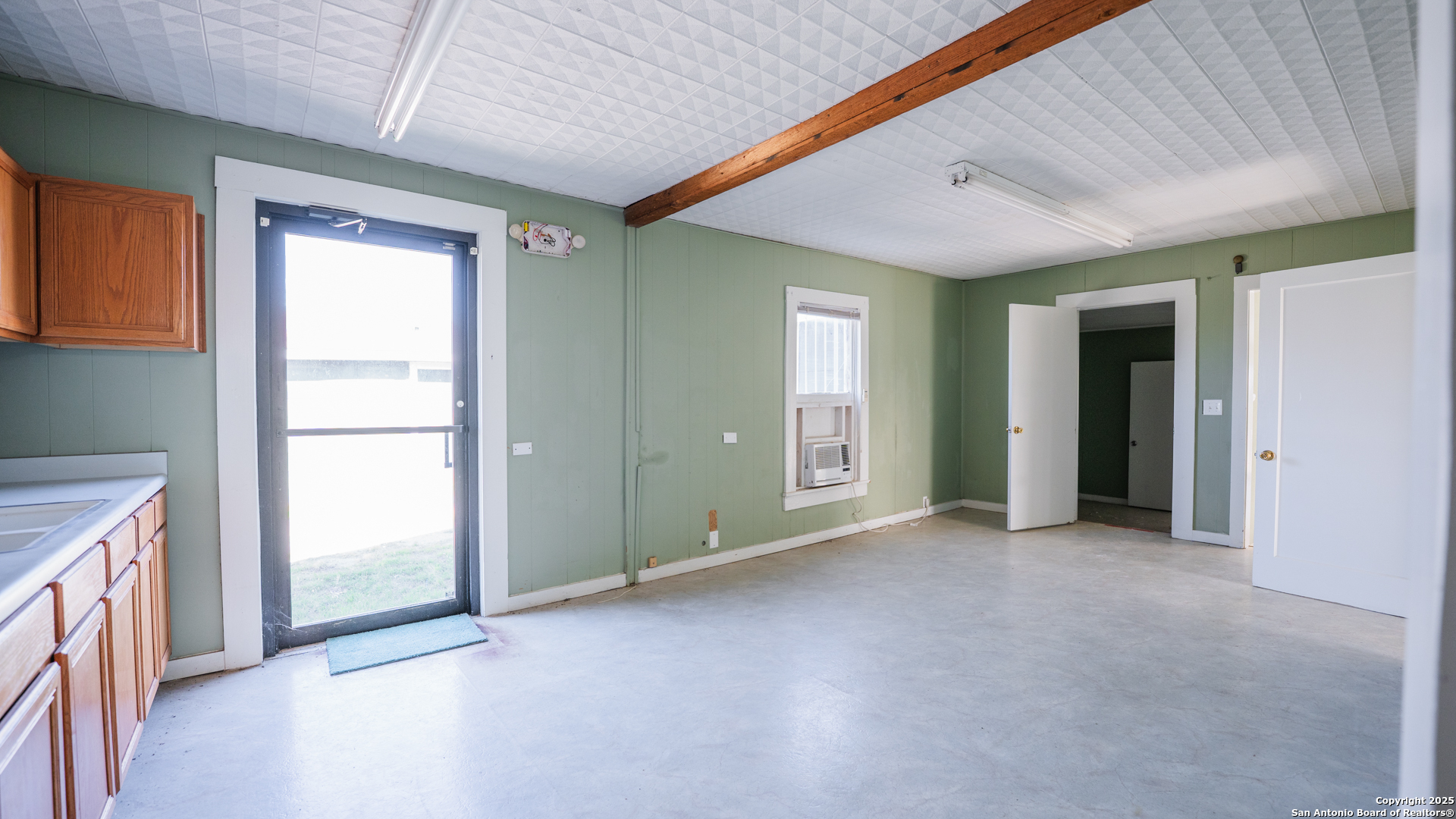 7036 Us Highway 87 China Grove TX 78263