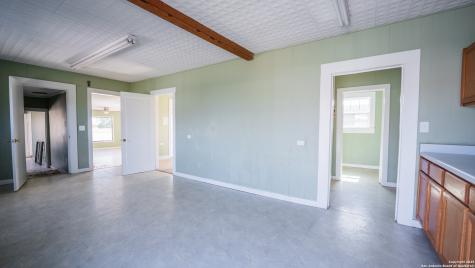 7036 Us Highway 87 China Grove TX 78263