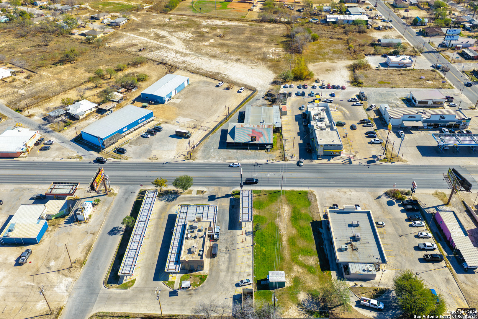 505 1st Carrizo Springs TX 78834