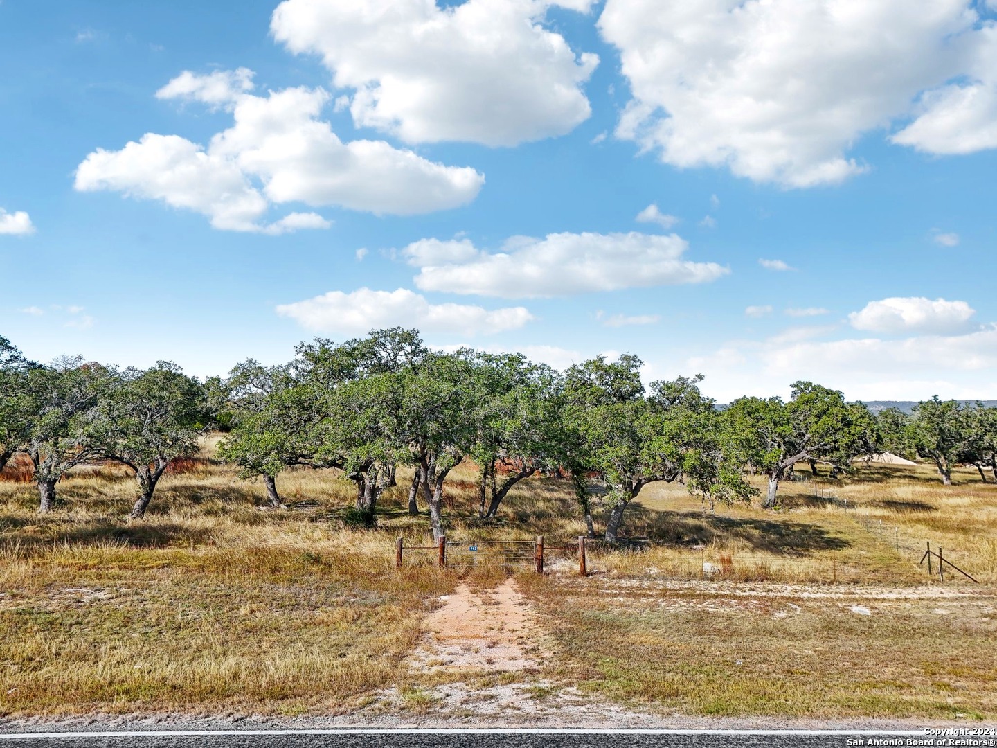 942/944 Fm 3351 Kendalia TX 78027