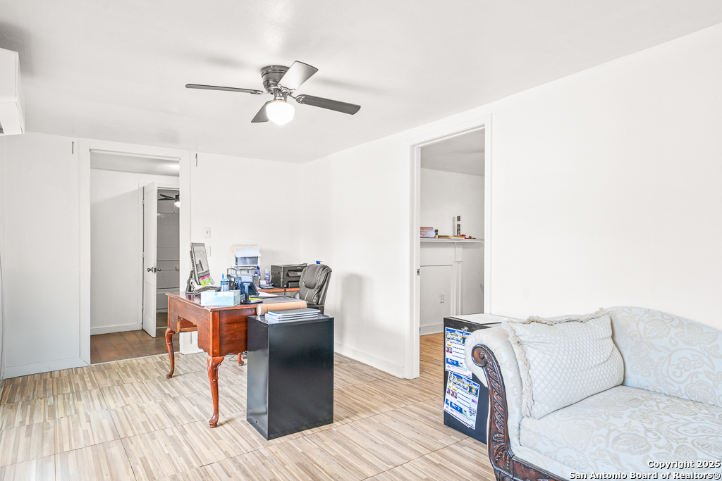 2025 Standish Floresville TX 78114