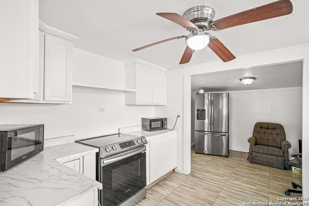 2025 Standish Floresville TX 78114