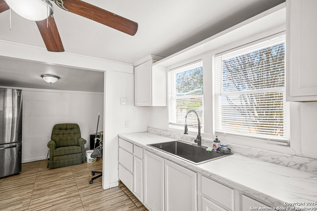 2025 Standish Floresville TX 78114