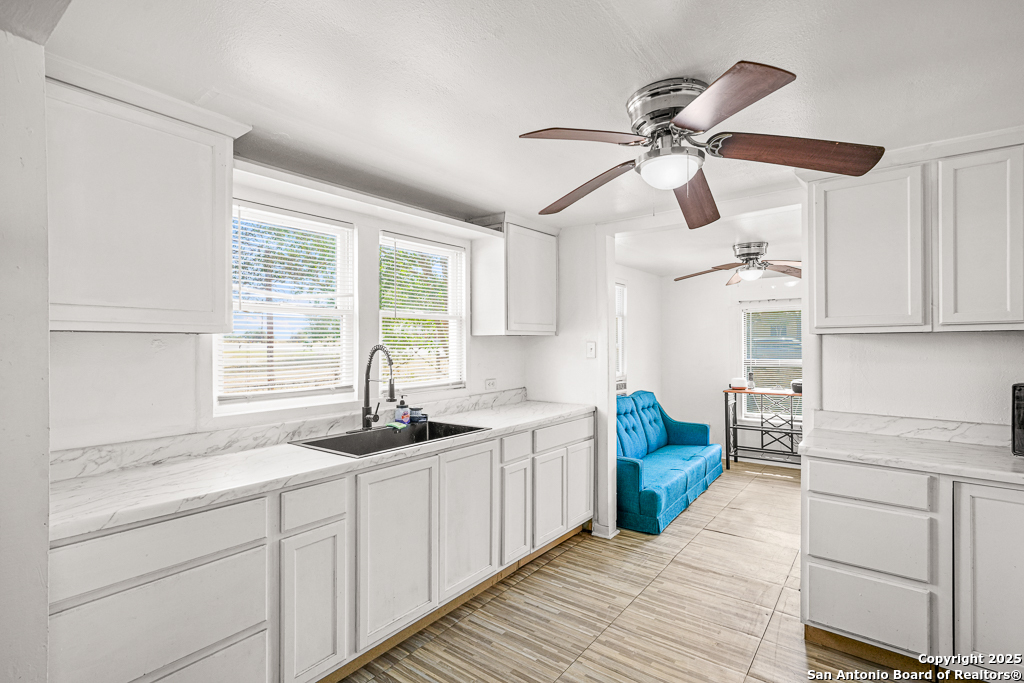 2025 Standish Floresville TX 78114