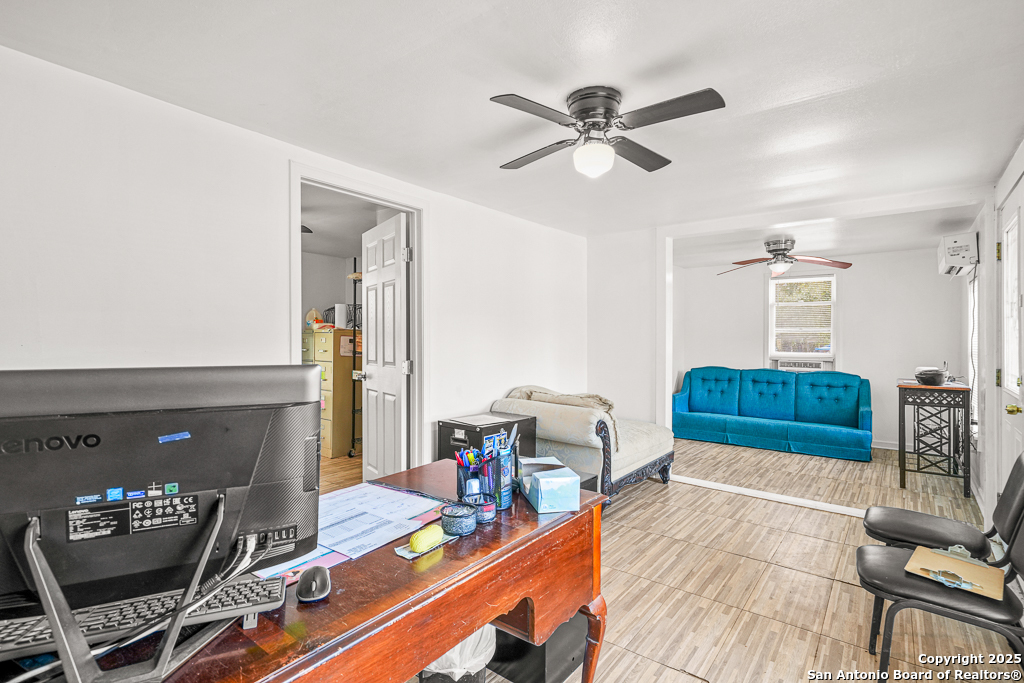 2025 Standish Floresville TX 78114