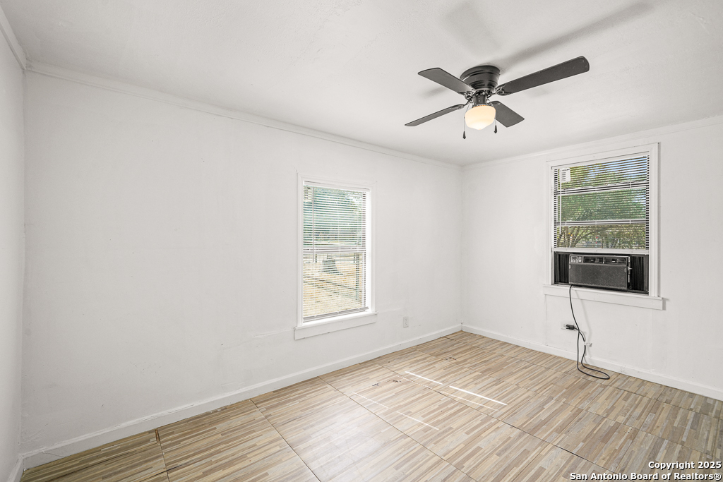 2025 Standish Floresville TX 78114